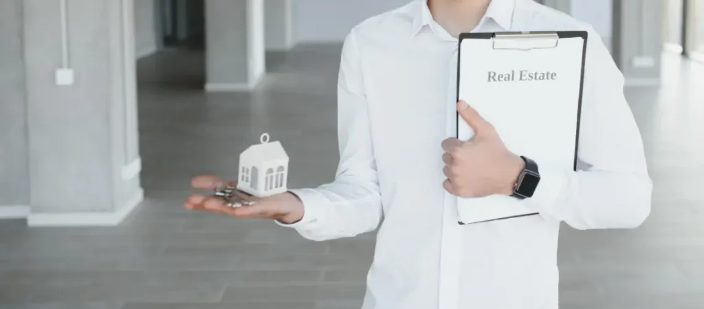 property valuer inspecting house for divorce settlement valuation in Darwin