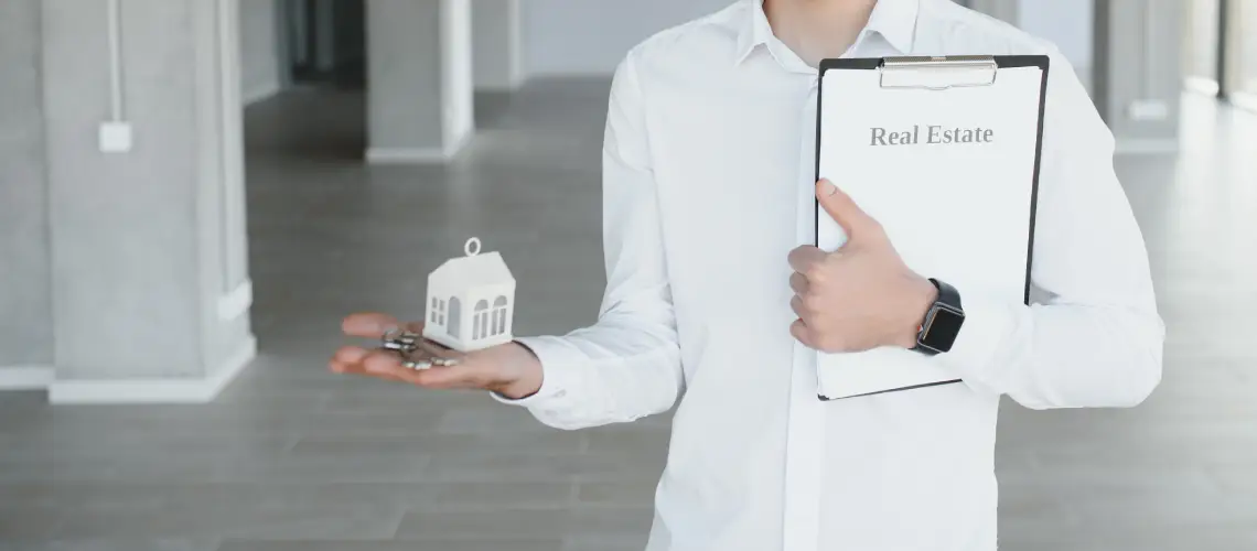 property valuer inspecting house for divorce settlement valuation in Darwin